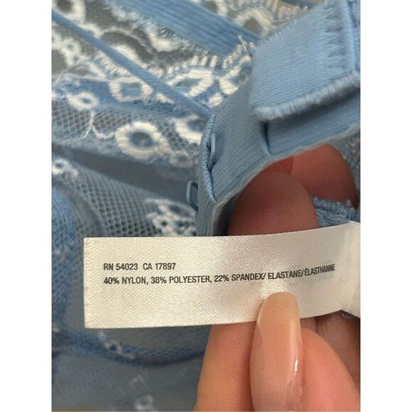 GAP Body Eyelet Lace Dainty Bra Blue sz XS EUC - Picture 5 of 6